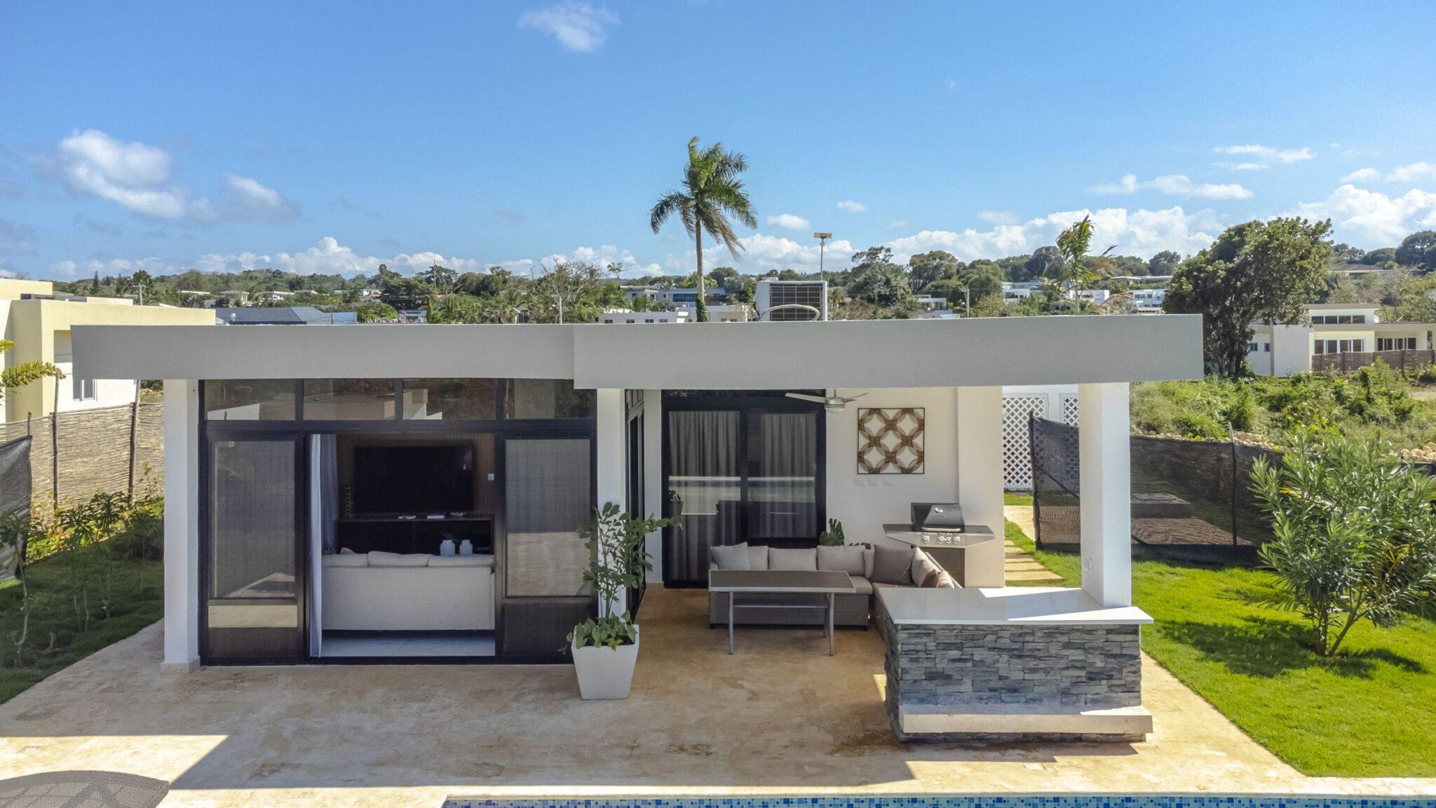 Villa Sunset – 2-Bedroom, 2.5-Bath Modern Tropical Home