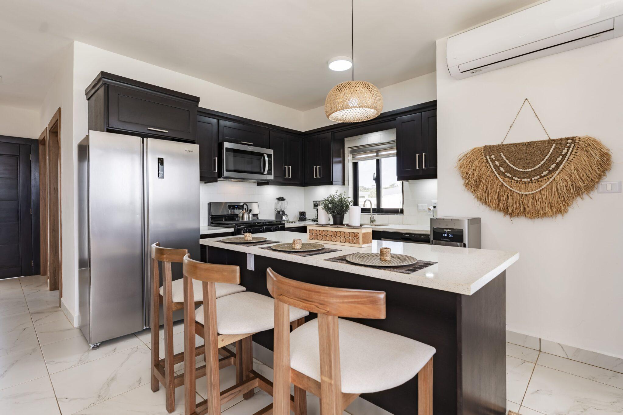 Villa Sunset – 2-Bedroom, 2.5-Bath Modern Tropical Home