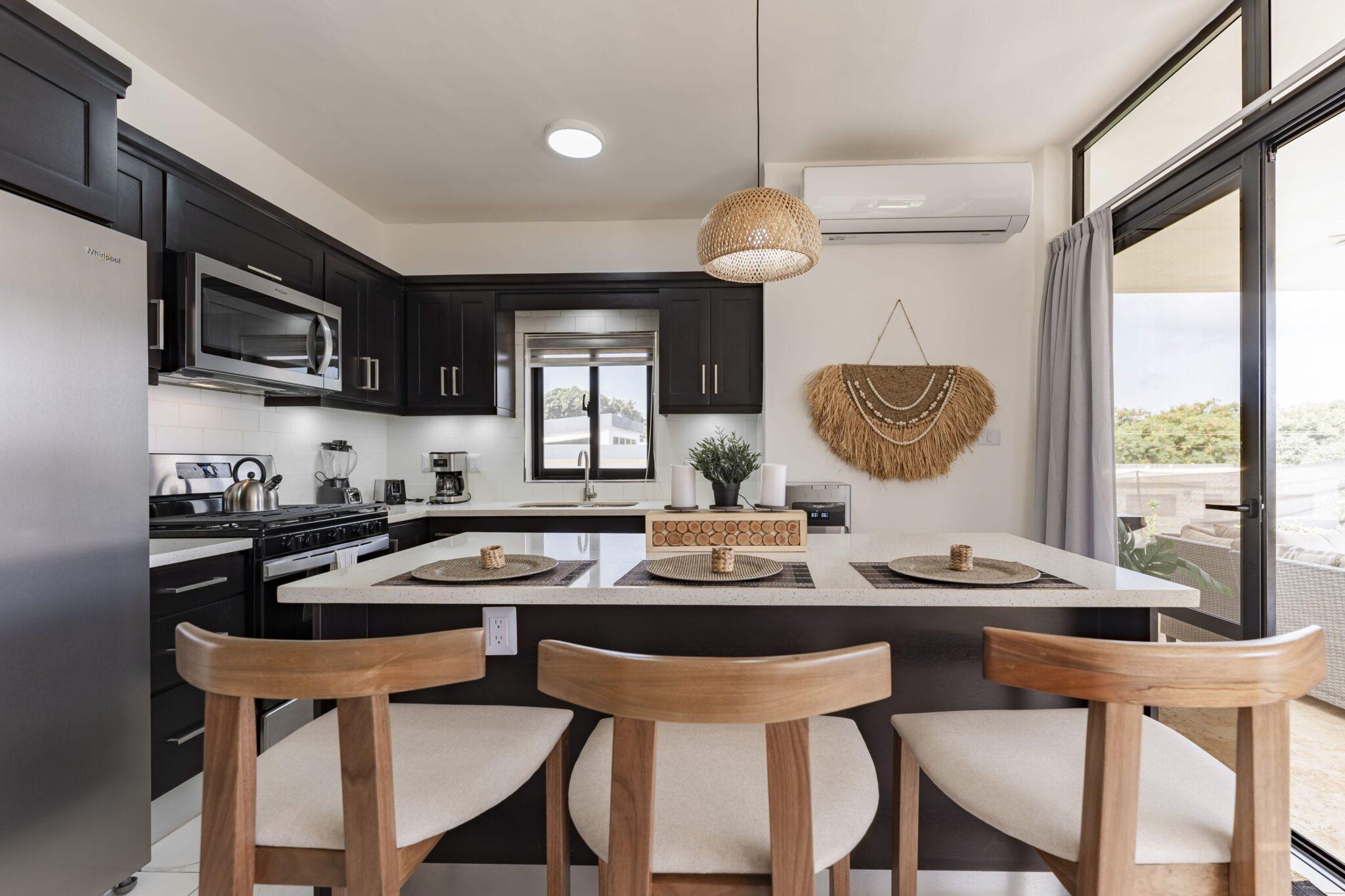 Villa Sunset – 2-Bedroom, 2.5-Bath Modern Tropical Home