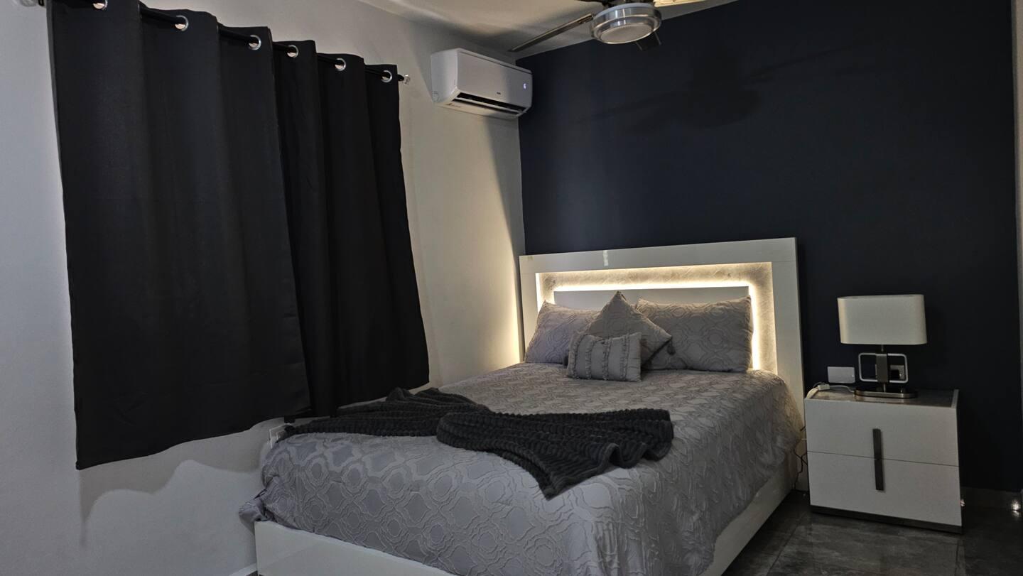 Modern 2BR Apartment with Balcony – Los Castillos