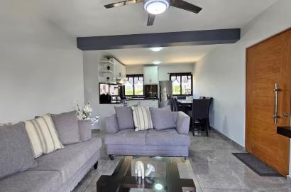 Modern 2BR Apartment with Balcony – Los Castillos