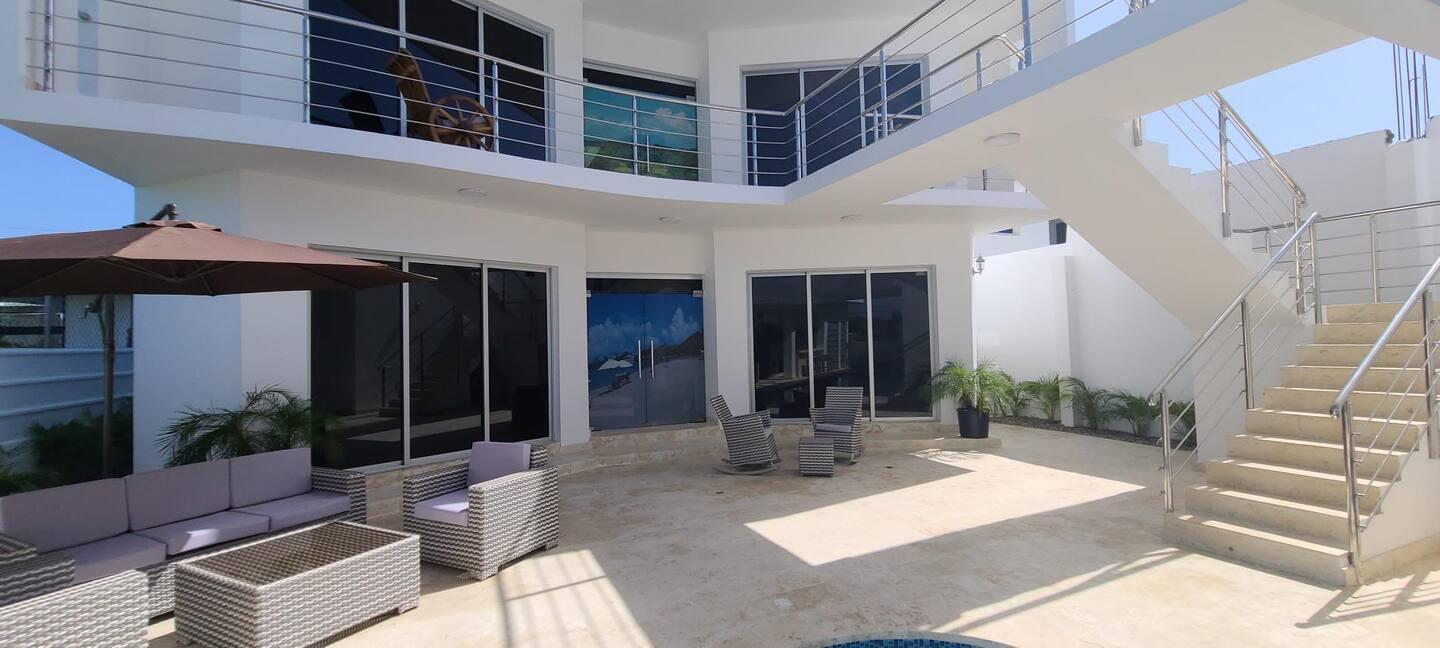 Caribbean Bliss – 10Bed w/ Olympic Pool