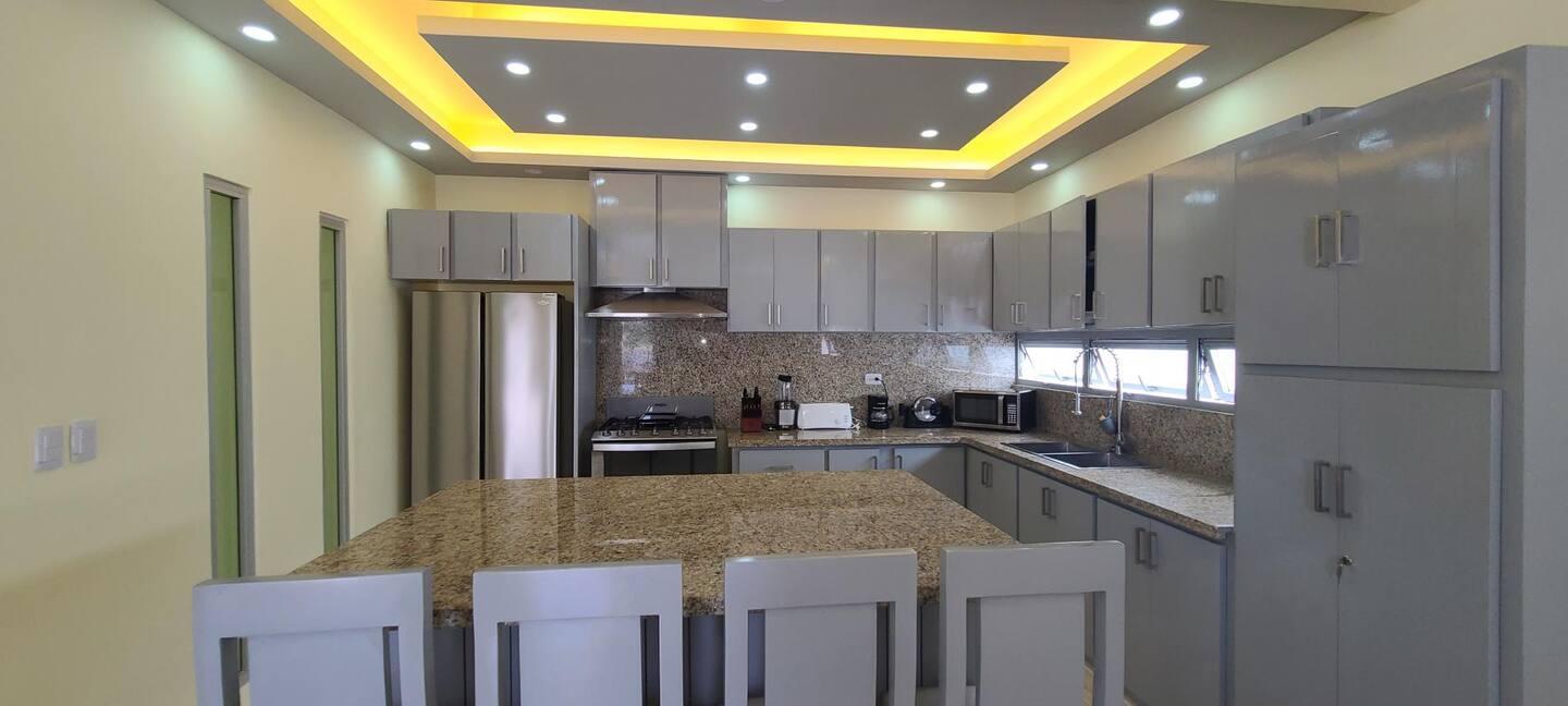 Caribbean Bliss – 10Bed w/ Olympic Pool