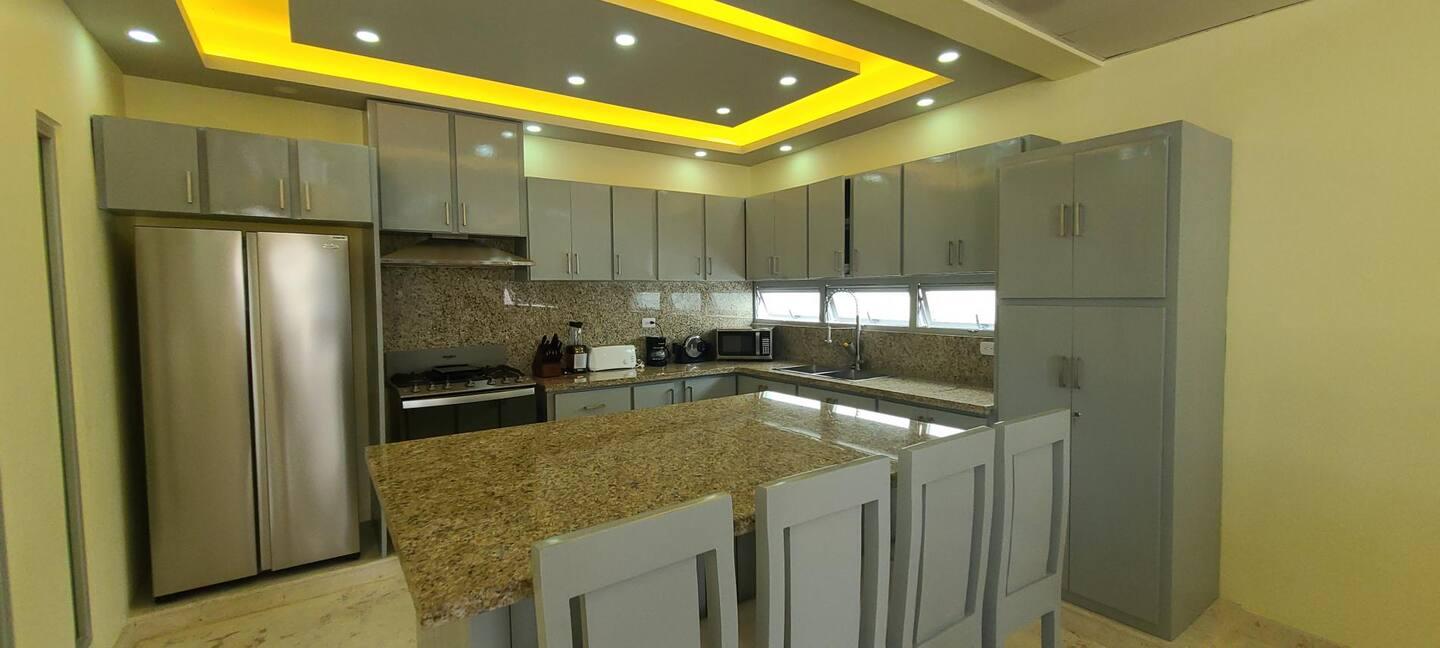 Caribbean Bliss – 10Bed w/ Olympic Pool