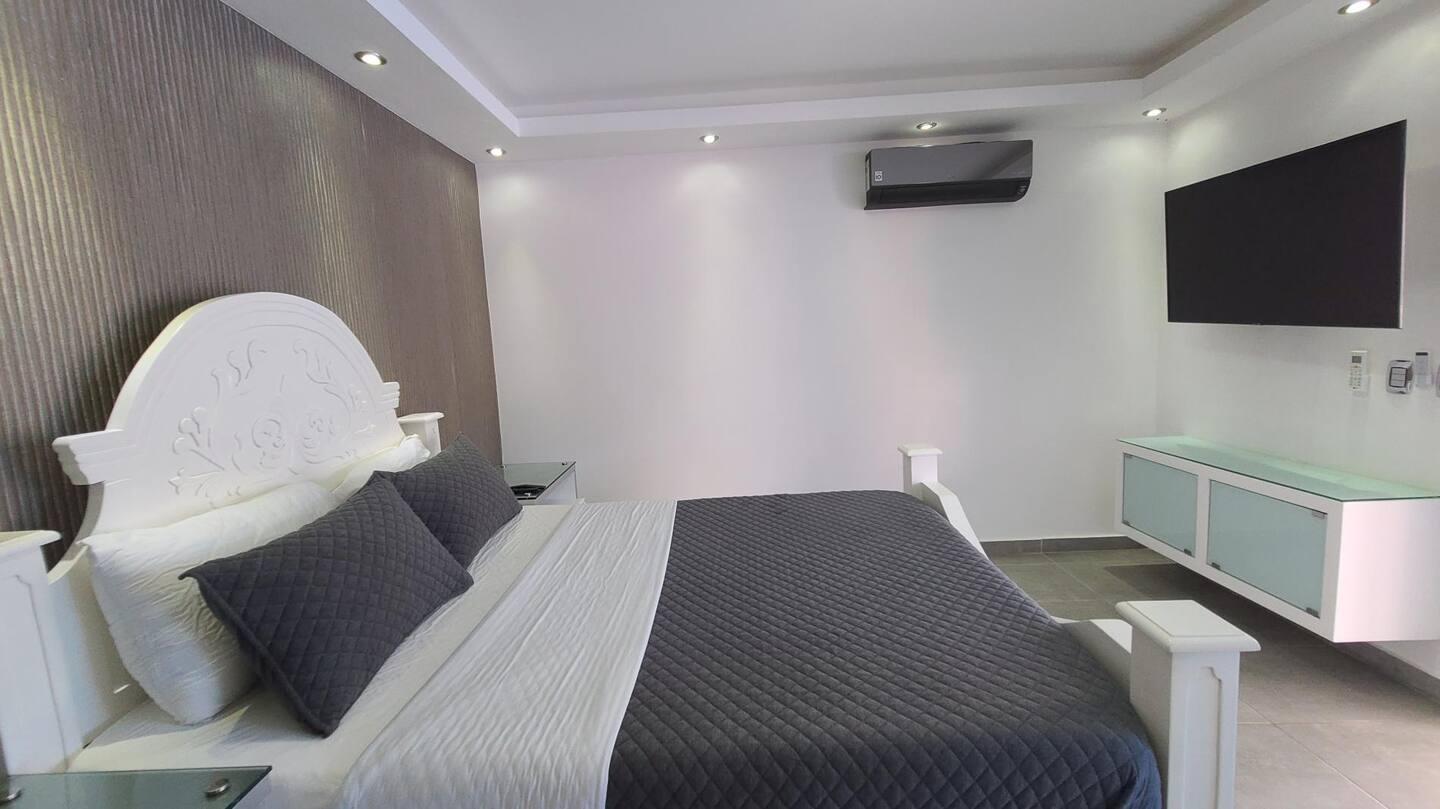 Villa Luxury at Star Hills, Puerto Plata — 12 Bedrooms, 2 Pools & Private Disco