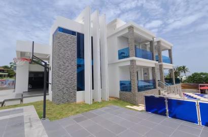 Villa Luxury at Star Hills, Puerto Plata — 12 Bedrooms, 2 Pools & Private Disco