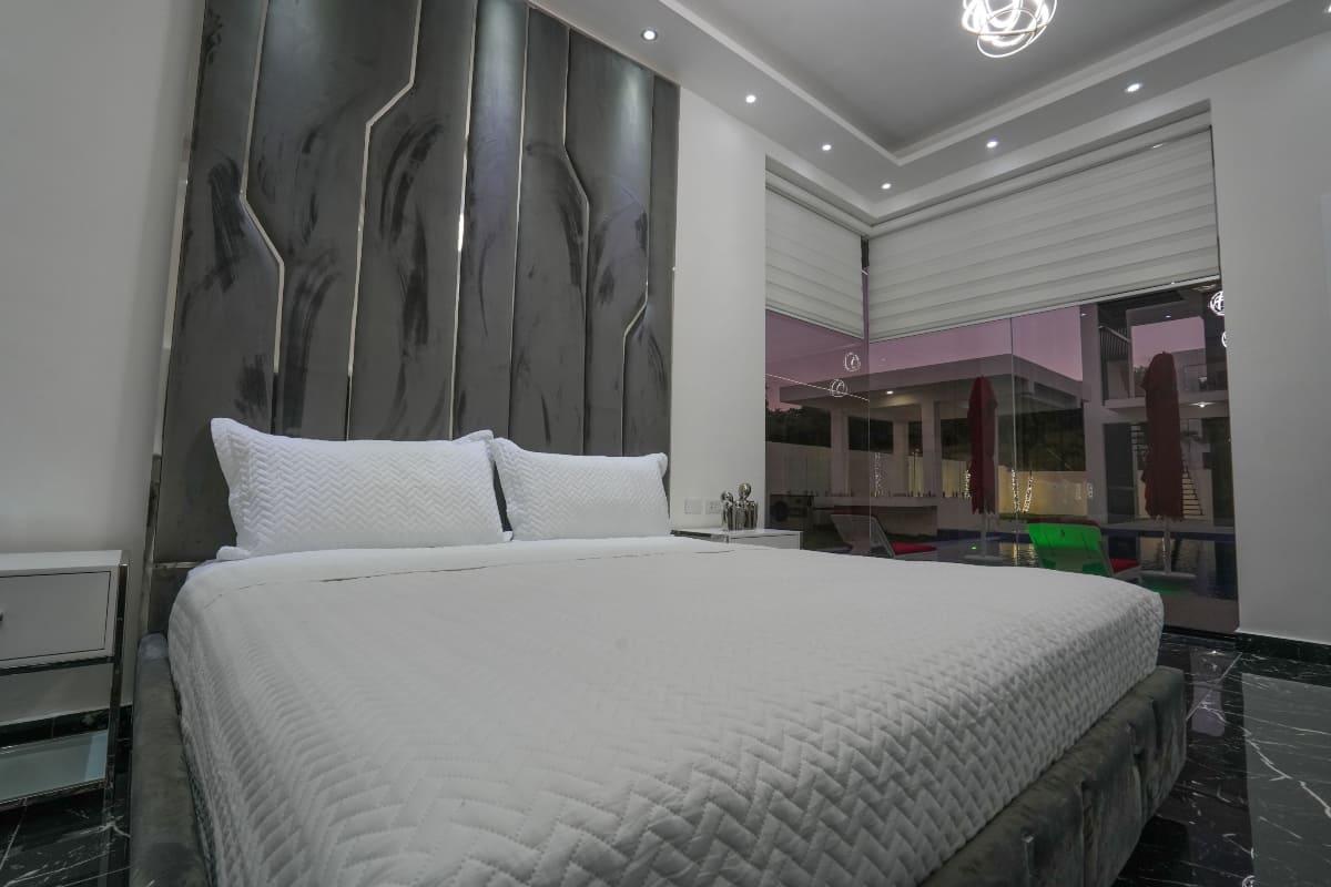 The Royal Estate – 13BR Luxury Villa in Sosua