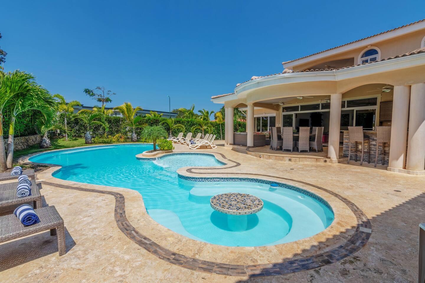 6BR Getaway w/ Pool – Villa Grande Sosua