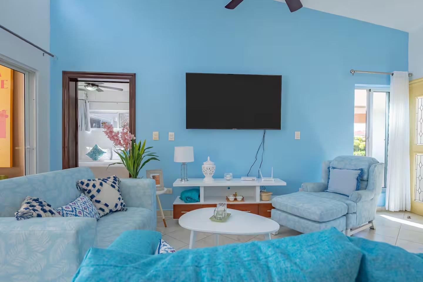 4BR Sosua Villa w/ Bar, Pool & Lounge Areas