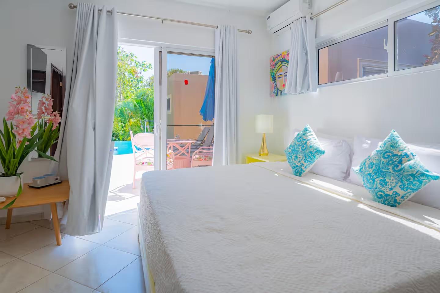 4BR Sosua Villa w/ Bar, Pool & Lounge Areas