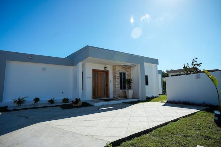 3-Bedroom Villa with Private Pool in Casa Linda