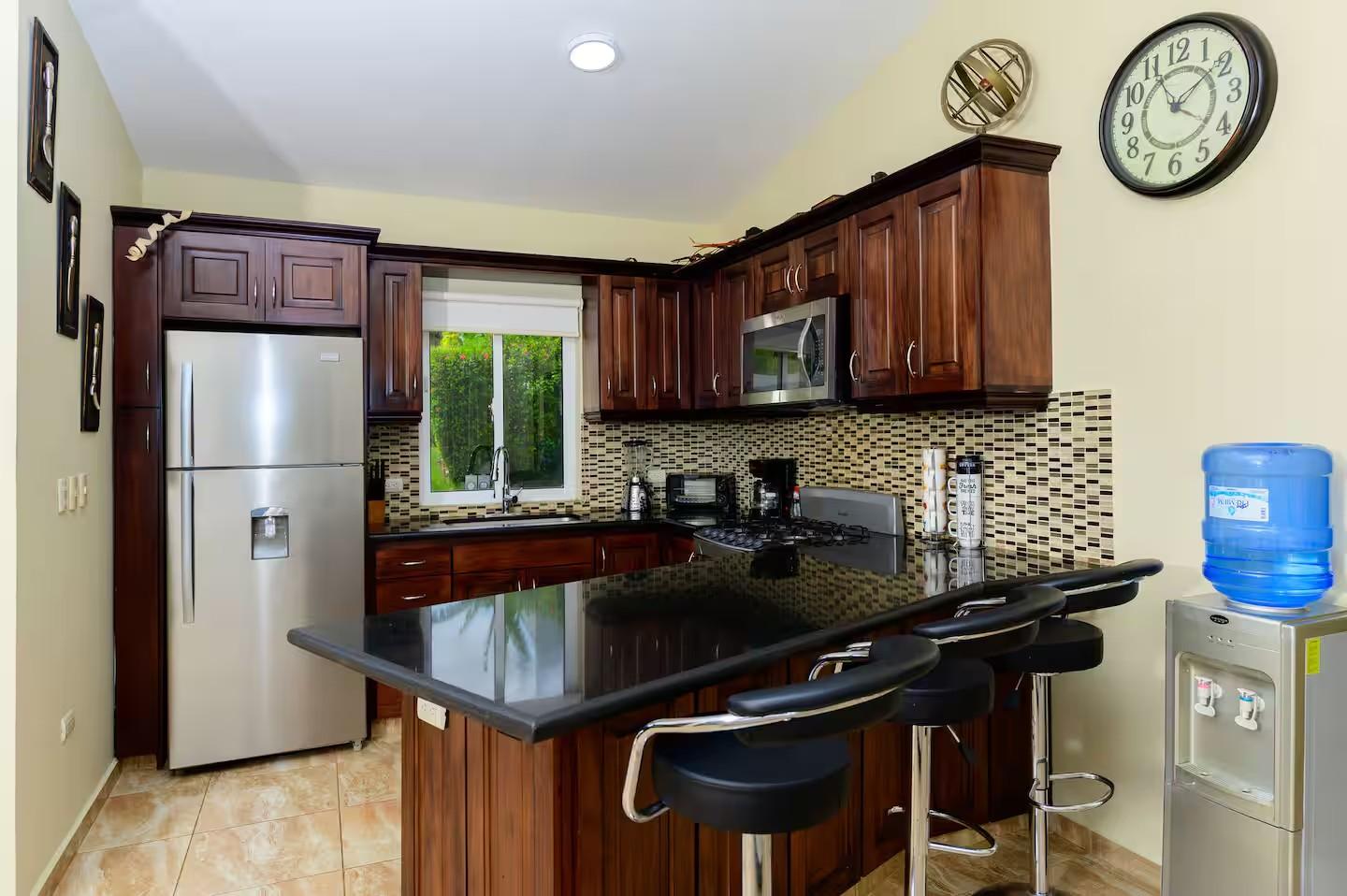 Casa Linda 2BR Contemporary Villa w/ Private Pool & Bar