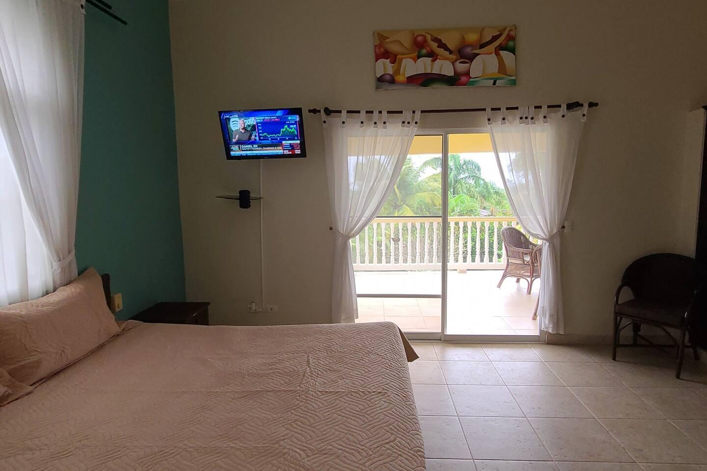 Villa Hermosa – Spacious 4BR Pool Villa Walkable to Downtown