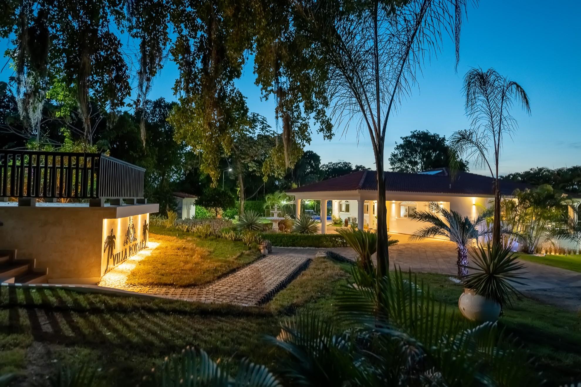 Villa Royale – 4BR Sosua Villa w/ Pool & BBQ