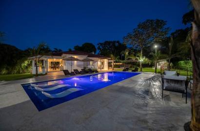 Villa Royale – 4BR Sosua Villa w/ Pool & BBQ